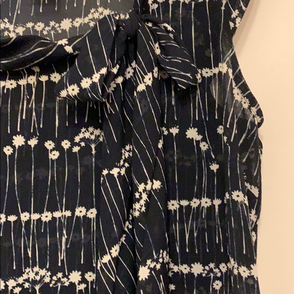 Flowery Emma James blouse with bow detail - Picture 2 of 5